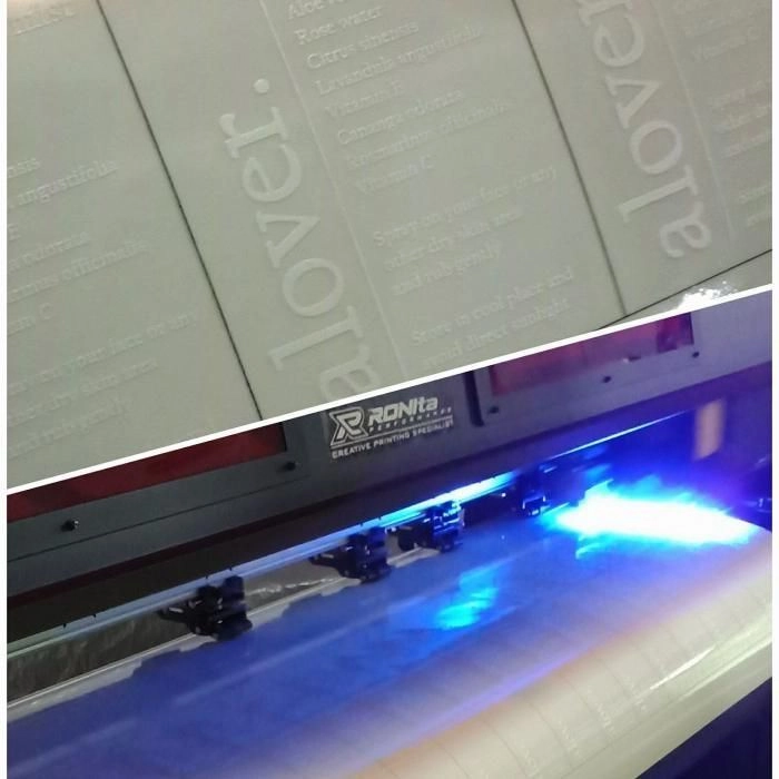 Cetak Stiker Vinyl Standar Transparan Varian Tinta UV dan Tinta Putih