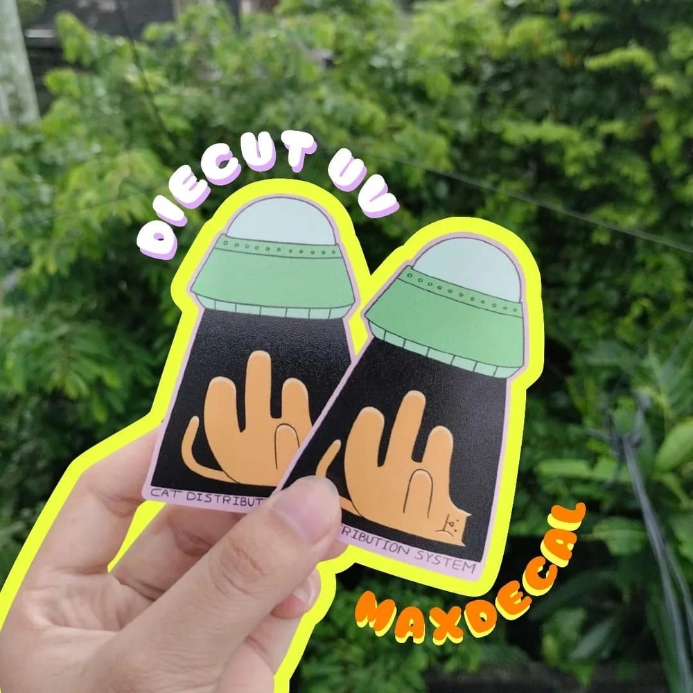 Cetak Stiker Vinyl Premium Maxdecal Tinta UV Gell 8 Warna Potong Diecut