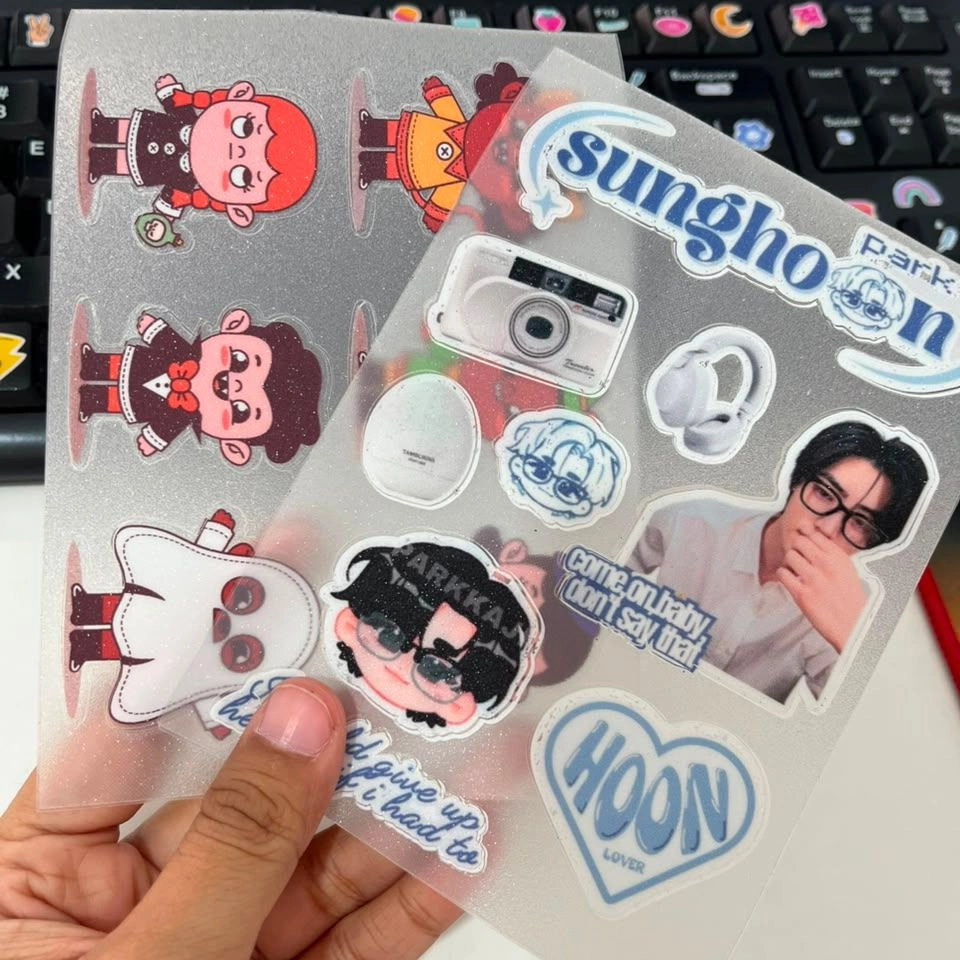 Cetak Sticker Sheet Super Eco Transparan Tinta Eco 11 Warna Original Jepang Epson S931 Laminasi Super Gloss, Super Doff & Glitter